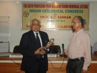 Prof. O. P. Varma presenting IGC memento to Dr. S.K. Sarangi, President- SGAT