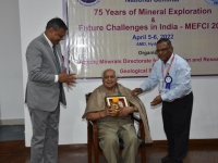 Felicitation to the Guest of Honour; Prof. O.P. Varma, by Dr. D.K. Sinha, Director, AMD (on his right) and Shri B. Saravanan, Additional Director, AMD.